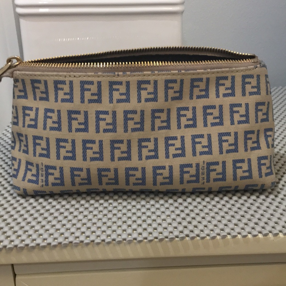 Fendi cosmetic case ! Blue logo
